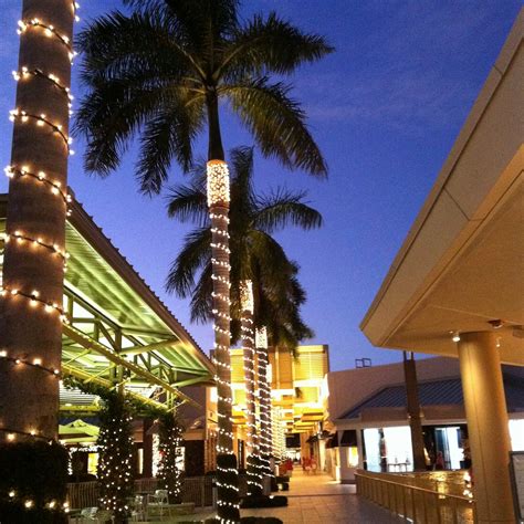 Waterside shops - Waterside Shops, Suite 17, 5435 Tamiami Trail North, 34108, Florida, United States, +1 239 254 1453 